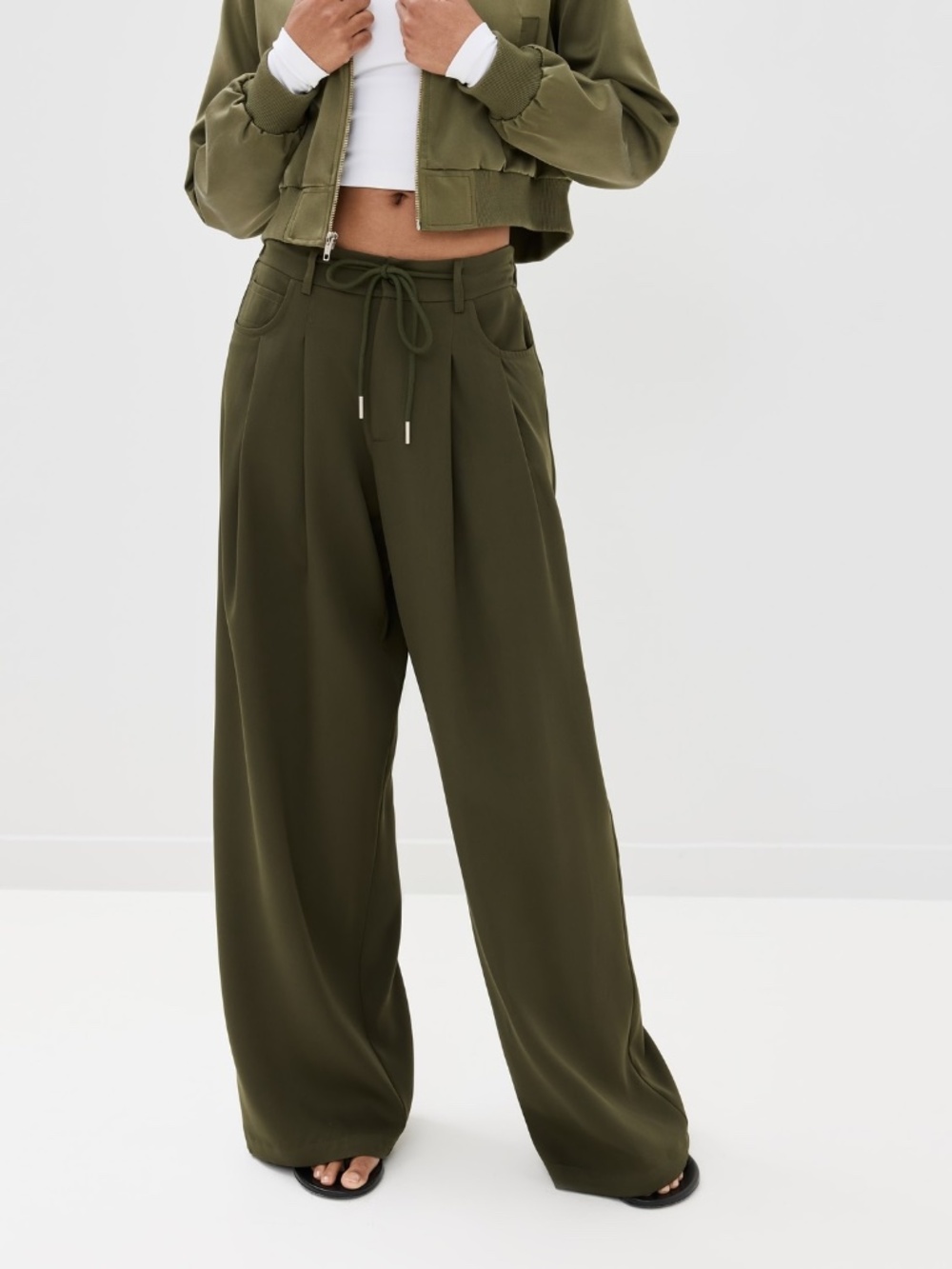LIONESS Slouched Tie Up Pants Army Green Size XS Pleated Wide Leg Trousers NWOT